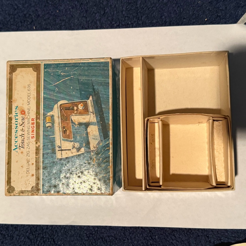 Vintage 1973 singer Sewing Machine Accessories Box  touch and sew accessories - Picture 6 of 12
